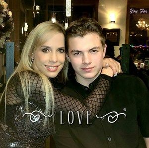 Meet your Posher, Hayley